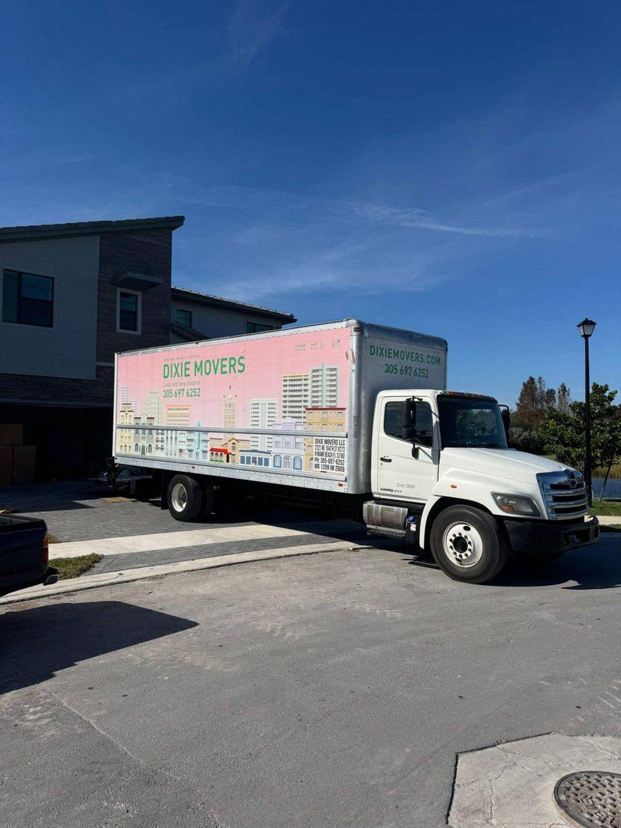 Dixie Movers Miami moving truck